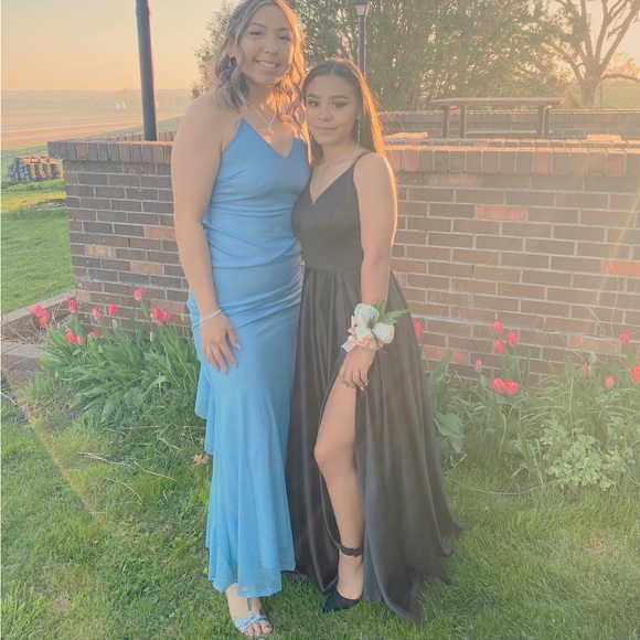 Windsor Prom Dress- size M - Picture 2 of 2